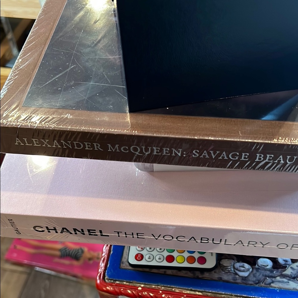 Show giveaway Alexander McQueen and Chanel Coffee Table Books